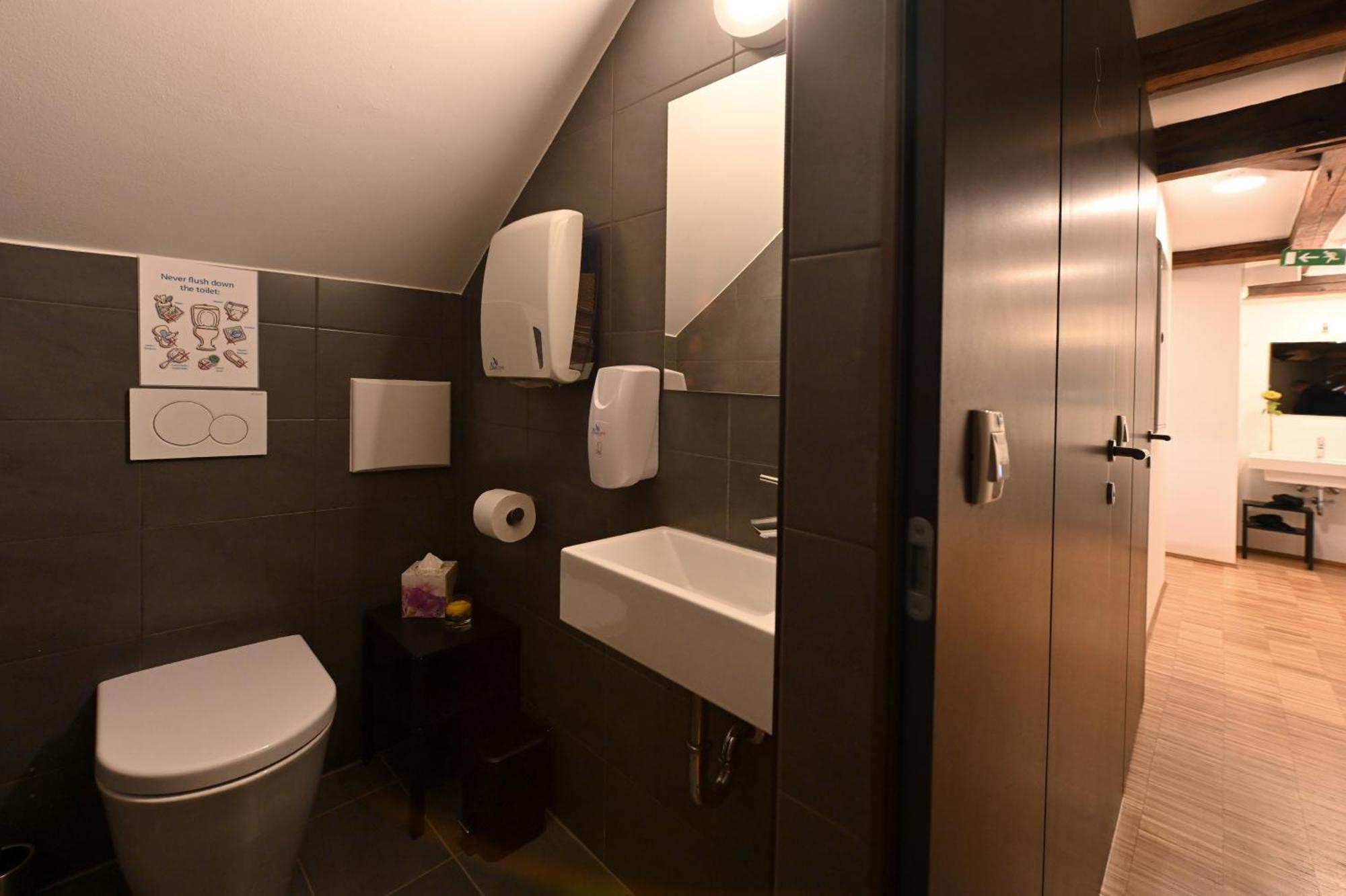 Atik * Ljubljana